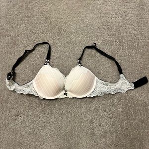 Victorias Secret Dream Angels Push Up Bra 32B.